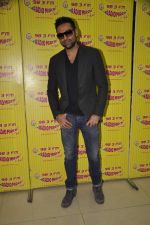 Abhay Deol on the sets of Radio mirchi in Lower Parel, Mumbai on 27th Jan 2014 (35)_52e741175a522.JPG