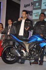 Salman Khan at Suzuki bike launch in Taj Land_s End, Mumbai on 27th Jan 2014 (87)_52e7431c30d24.JPG