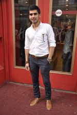 Sameer Dattani at launch of book Lost in the Woods in Hamleys, Mumbai on 27th Jan 2014 (37)_52e741cf5282c.JPG
