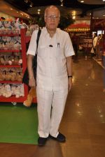 at launch of book Lost in the Woods in Hamleys, Mumbai on 27th Jan 2014 (12)_52e741a019a8a.JPG