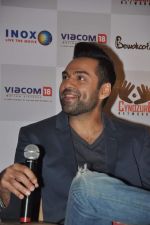 Abhay Deol at One by two merchandise launch in Inorbit, Malad on 28th Jan 2014 (10)_52e89a45e8678.JPG