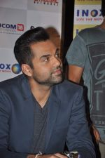 Abhay Deol at One by two merchandise launch in Inorbit, Malad on 28th Jan 2014 (13)_52e89a4716101.JPG