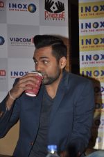 Abhay Deol at One by two merchandise launch in Inorbit, Malad on 28th Jan 2014 (6)_52e89a446f3b3.JPG