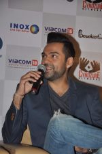 Abhay Deol at One by two merchandise launch in Inorbit, Malad on 28th Jan 2014 (9)_52e89a458edc7.JPG