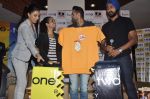 Abhay Deol, Preeti Desai at One by two merchandise launch in Inorbit, Malad on 28th Jan 2014 (46)_52e89a4b84064.JPG
