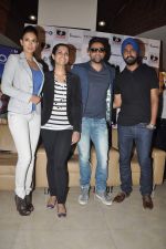 Abhay Deol, Preeti Desai at One by two merchandise launch in Inorbit, Malad on 28th Jan 2014 (66)_52e89a4c32054.JPG