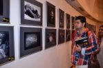 Dabboo Ratnani at photography exhibition in Kalaghoda, Mumbai on 27th Jan 2014 (33)_52e9f6b5943ef.JPG