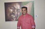Abhijeet Bhattacharya at Palash Halder_s art event in Kala Ghoda, Mumbai on 3rd Feb 2014 (25)_52f0850881204.JPG