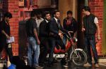 Ranveer Singh, Arjun Kapoor at Gunday promotions on the sets of Comedy Nights With Kapil in Mumbai on 4th Feb 2014 (63)_52f1c8b557e53.JPG