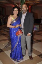 Sonali Kulkarni at Siddharth Kannan_s wedding reception with Neha in Mumbai on 4th Feb 2014 (64)_52f206d6a79be.JPG