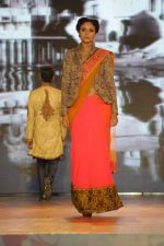 at Manish malhotra show for save n empower the girl child cause by lilavati hospital in Mumbai on 5th Feb 2014(186)_52f3c2daa0d89.JPG