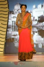 at Manish malhotra show for save n empower the girl child cause by lilavati hospital in Mumbai on 5th Feb 2014(189)_52f3c2dbb953a.JPG