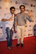 Uddhav Thackeray, Aditya Thackeray at LG event in Mumbai on 6th Feb 2014 (17)_52f47630043c7.JPG