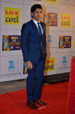 Farhan Akhtar at Zee Awards red carpet in Filmcity, Mumbai on 8th Feb 2014 (314)_52f77bd6338fe.JPG