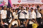 Salman Khan at First edition of little hearts marathon in Mumbai on 8th Feb 2014(50)_52f7781c67a7d.JPG