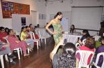 Alecia Raut at Kalaghoda bridal workshop with designer Amy in Fort, Mumbai on 9th Feb 2014 (21)_52f871a085394.JPG