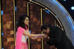 Kangana Ranaut with Mithun Da on  the sets of DID season 4 ( pic2)_52f9c31acb9c5.JPG