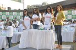 Raveena Tandon, madhoo Shah, Sakshi Tanwar, Rituparna Sengupta at Ariel world record attempt in Andheri Sports Complex, Mumbai on 11th Feb 2014 (80)_52fb16e1602d5.JPG
