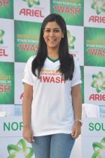 Sakshi Tanwar at Ariel world record attempt in Andheri Sports Complex, Mumbai on 11th Feb 2014 (4)_52fb17129c780.JPG