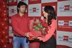 Sonu Nigam_s valentine date with Madhurima on radio in Andheri, Mumbai on 12th Feb 2014 (11)_52fc6f184ba5d.JPG