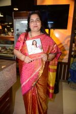 Anuradha Paudwal at Asha Khatau_s book launch in Foodhall, Mumbai on 13th Feb 2014 (38)_52fdfb87cc8f5.JPG