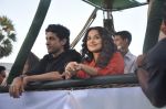 Farhan Akhtar and Vidya Balan on hot air balloon to promote Shaadi Ke Side Effects in Filmcity, Mumbai on 14th Feb 2014 (78)_52fede24821fa.JPG
