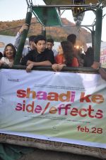 Farhan Akhtar and Vidya Balan on hot air balloon to promote Shaadi Ke Side Effects in Filmcity, Mumbai on 14th Feb 2014 (85)_52fede257e98d.JPG
