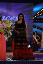 Juhi Chawla at Indian Princess finals in Juhu, Mumbai on 18th Feb 2014 (91)_530471d23ac9f.JPG