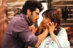 Priyanka Chopra, Arjun Kapoor in the still from movie Gunday (13)_5305941d8f78d.jpg