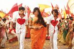 Priyanka Chopra, Ranveer Singh, Arjun Kapoor in the still from movie Gunday (6)_5305942355cd4.jpg