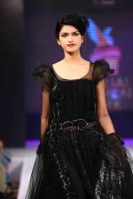 Model walks for Jaya Misra at Bengal Fashion Week day 1 on 21st Feb 2014 (12)_5309f40466f1e.jpg