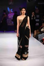 Model walks for Jaya Misra at Bengal Fashion Week day 1 on 21st Feb 2014 (13)_5309f404e0b97.jpg