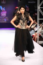 Model walks for Jaya Misra at Bengal Fashion Week day 1 on 21st Feb 2014 (18)_5309f40713c6e.jpg