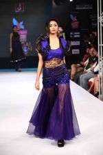 Model walks for Jaya Misra at Bengal Fashion Week day 1 on 21st Feb 2014 (8)_5309f402ec747.jpg