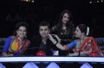 Kangana Ranaut at Queen promotion on India_s Got Talent in Filmcity, Mumbai on 23rd Feb 2014 (175)_530ae7b0cd271.JPG