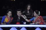 Kangana Ranaut at Queen promotion on India_s Got Talent in Filmcity, Mumbai on 23rd Feb 2014 (176)_530ae7b13a292.JPG