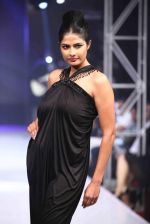 Model walk for designer Manoviraj Kosla in the Grand Finale of Bengal Fashion Week 2014 on 24th Feb 2014 (30)_530c256e570ad.jpg