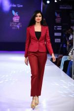 Model walk the ramp for Aslam Khan at Bengal Fashion Week on 23rd Feb 2014 (30)_530c9f0a7e80b.jpg