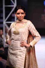 Model walk the ramp for Mona Pali at Bengal Fashion Week on 23rd Feb 2014 (8)_530c9f0e55edc.jpg