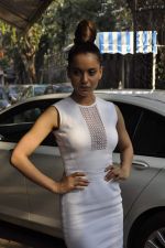 Kangana Ranaut brand new look in Mumbai on 25th Feb 2014 (32)_530dd1fe128a5.JPG