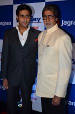 Abhishek Bachchan, Amitabh Bachchan at Mid-day bash in J W Marriott, Mumbai on 26th Feb 2014 (386)_530f0c09a6f0e.JPG