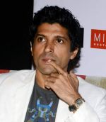 Farhan Akhtar at Shaadi Ke Side Effects promotions in Delhi on 26th Feb 2014 (20)_530ea8067ebf1.jpg