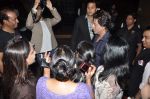 Shahrukh Khan sings African song with South African fans in Mumbai on 27th Feb 2014 (96)_53107946c4795.JPG