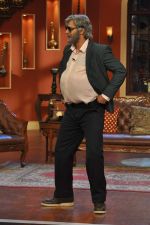 Varun Dhawan at the promotion of Main Tera Hero on the sets of Comedy Nights with Kapil in Filmcity, Mumbai on 28th Feb 2014 (136)_531190323d42b.JPG