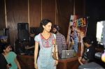 Kangana Ranaut goes clubbing to promote Queen in Mumbai on 1st March 2014 (24)_5312a29449c41.JPG