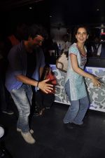 Kangana Ranaut, Vikas Bahl goes clubbing to promote Queen in Mumbai on 1st March 2014 (93)_5312a2c498941.JPG