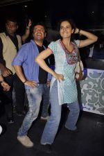 Kangana Ranaut, Vikas Bahl goes clubbing to promote Queen in Mumbai on 1st March 2014 (96)_5312a2c502110.JPG