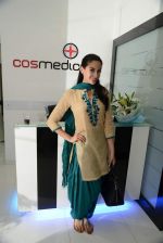 at Dr Makani_s Cosmedicure launch in Santacruz, Mumbai on 1st March 2014 (51)_5312a19ed92b4.JPG