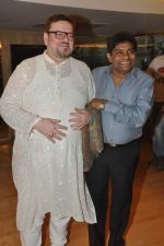 Johnny Lever, Nitin Mukesh with celebs protest Subrata Roy_s arrest in Mumbai on 2nd March 2014 (49)_53141dc41716c.JPG