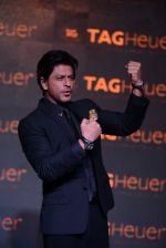 Shah Rukh Khan unveils Tag Heuer_s Golden Carrera watch collection in Taj Land_s End, Mumbai on 3rd March 2014 (178)_5315a7851df98.JPG